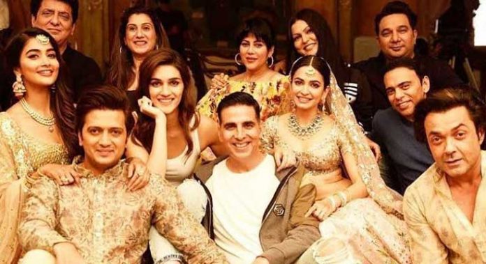 Housefull-4-records-for-fourth-day-at-box-office