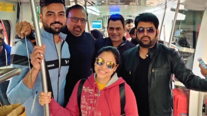 Kapil-Sharma-In-Delhi-Metro
